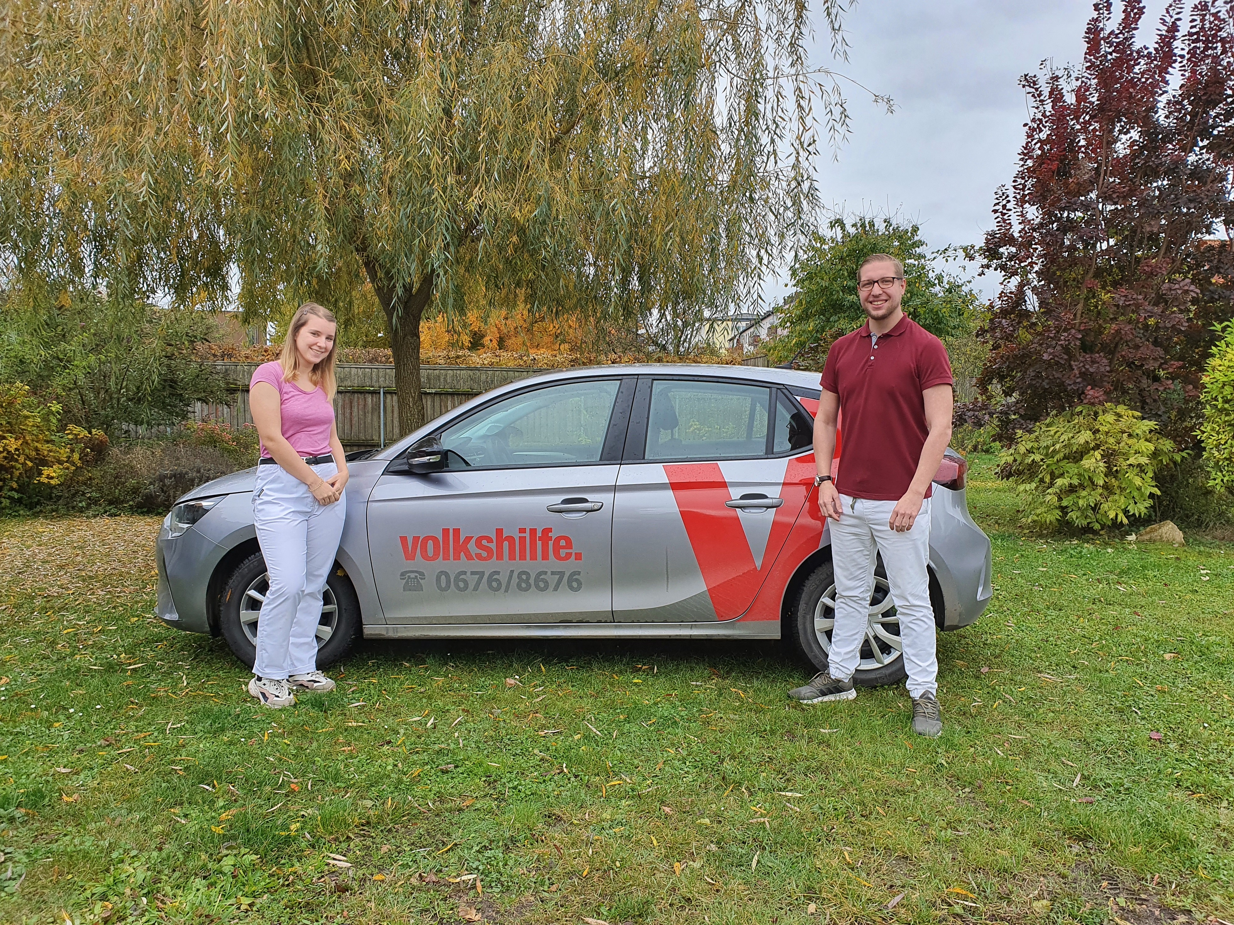Stationsleiter der Volkshilfe Pielachtal Markus Bina mit Praktikantin Sahra Krenn.