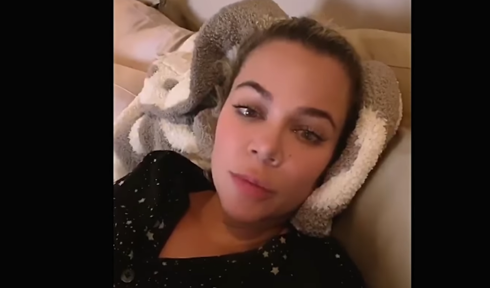 <strong>Khloé Kardashian</strong> kämpfte Anfang des Jahres gegen das Coronavirus. Ihre Erkrankung zeigt sie in der neuen Folge von 