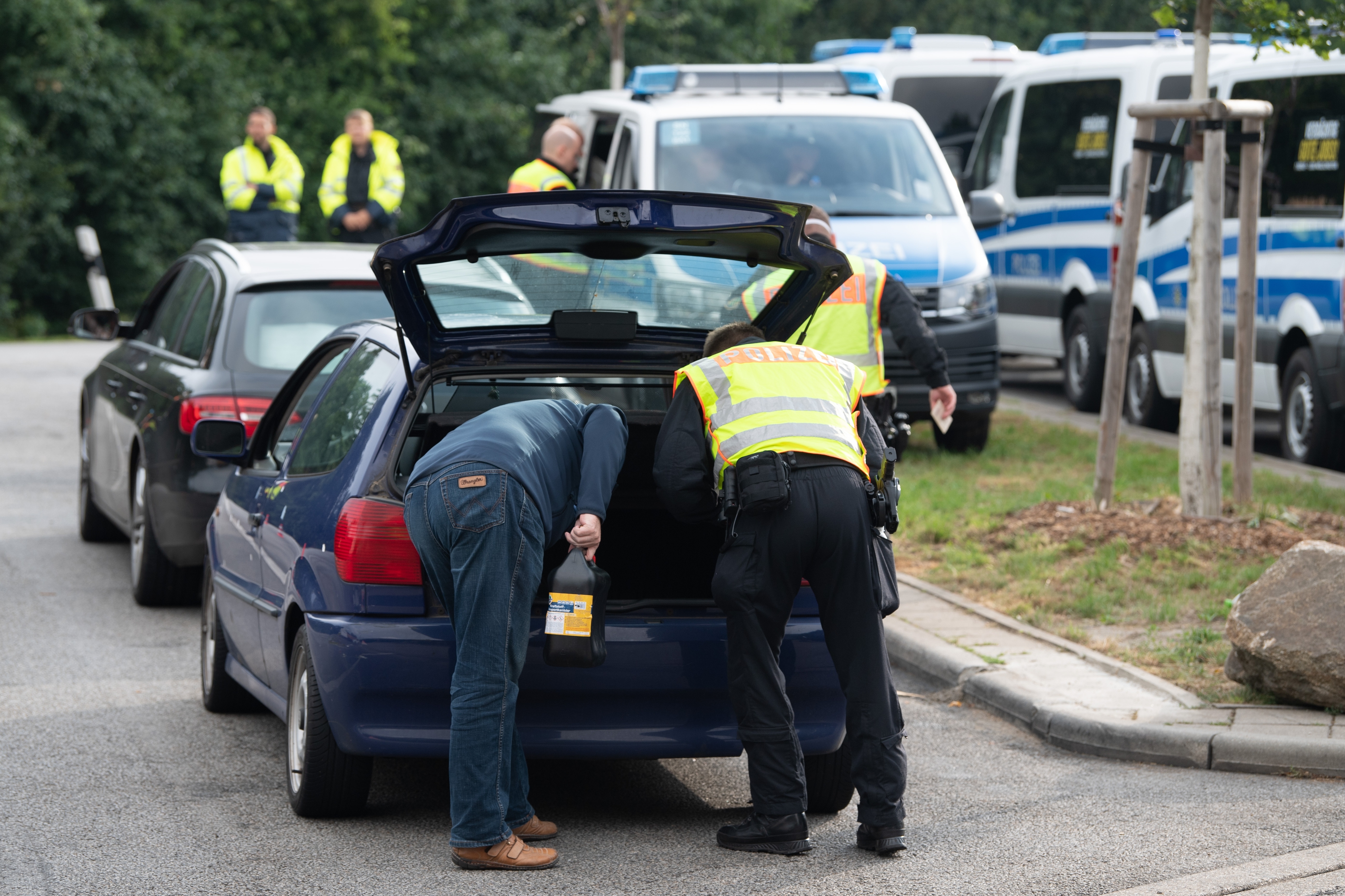 Die deutsche Polizei jagt nun Lockdown-Brecher.