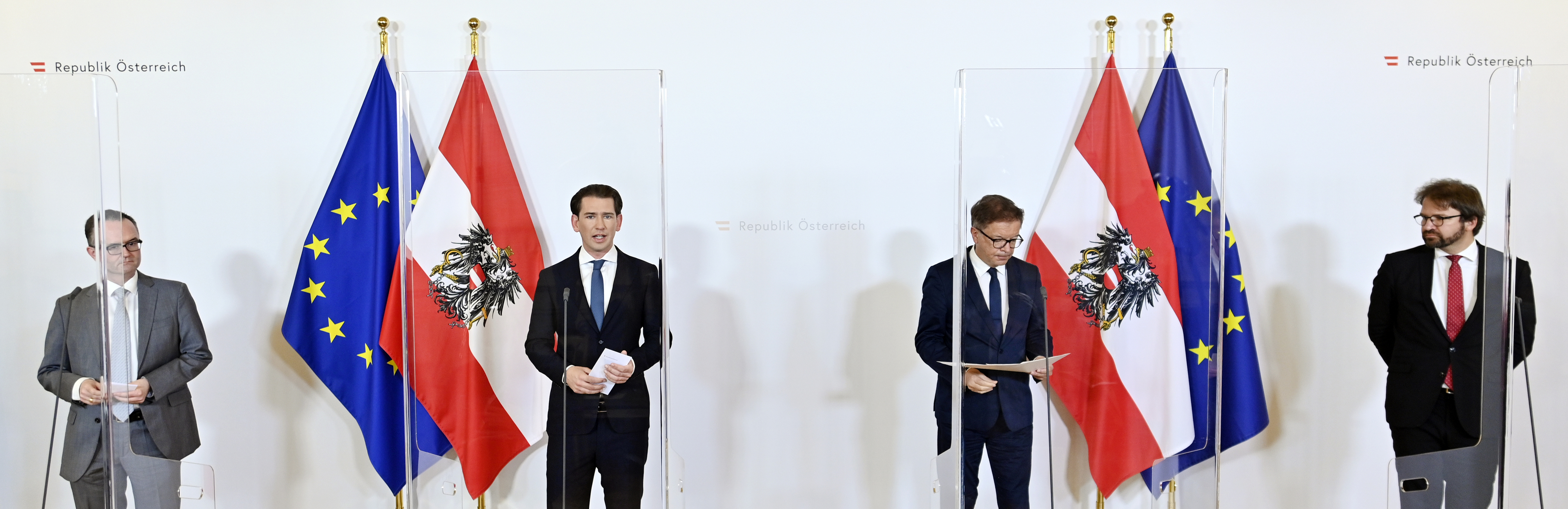  (v.l.n.r.) Klaus Markstaller, Bundeskanzler Sebastian Kurz, Gesundheitsminister Rudolf Anschober und Herwig Ostermann anlässlich ihres Pressestatements nach einer Expertenrunde zu Spitalskapazitäten im Bundeskanzleramt