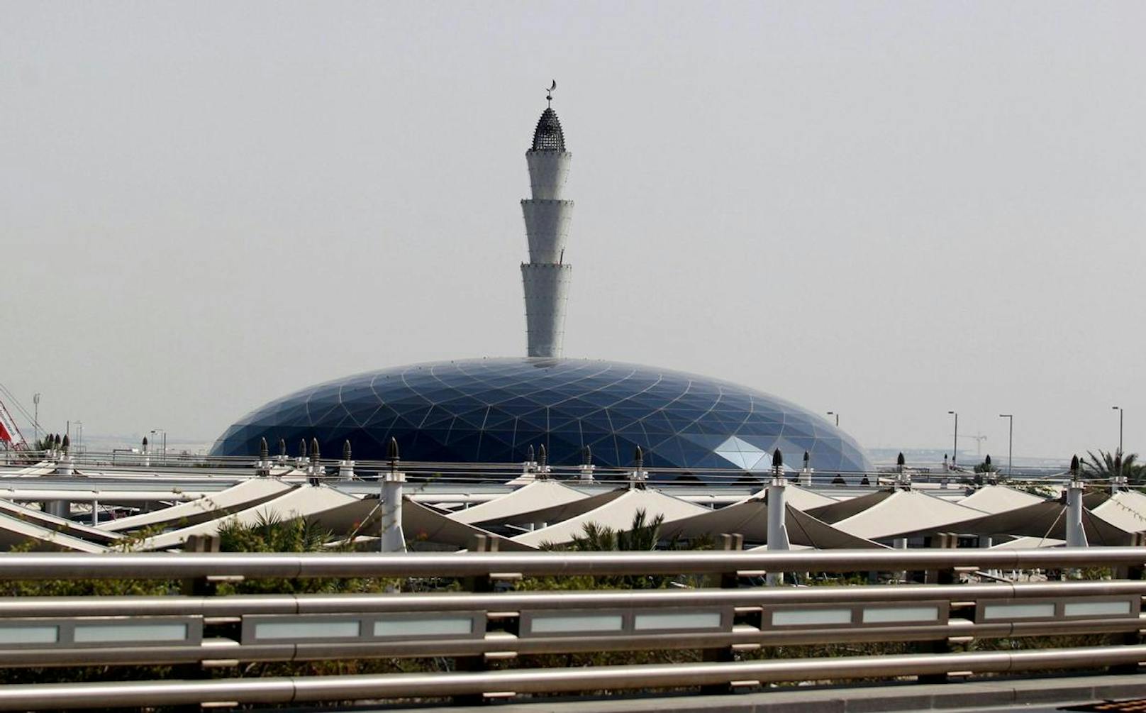 Jetzt hat sich die Regierung des Golfemirats Katar dafür entschuldigt (im Bild: die Moschee am internationalen Flughafen von Doha).