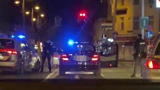 Die Polizisten nahmen beide Männer fest.