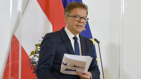 Anschober bei dem Pressestatement nach der Expertenrunde