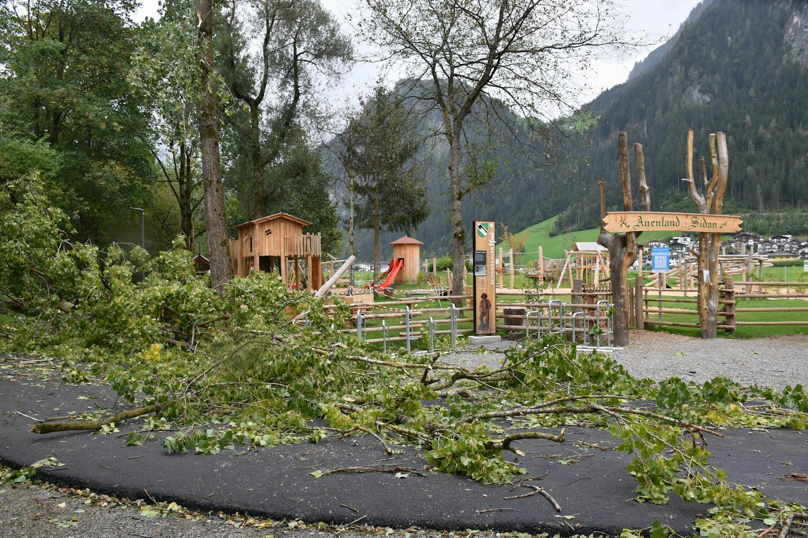 Auch in Schwendau (Bezirk Schwarz) richtete der Sturm schwere Schäden an.