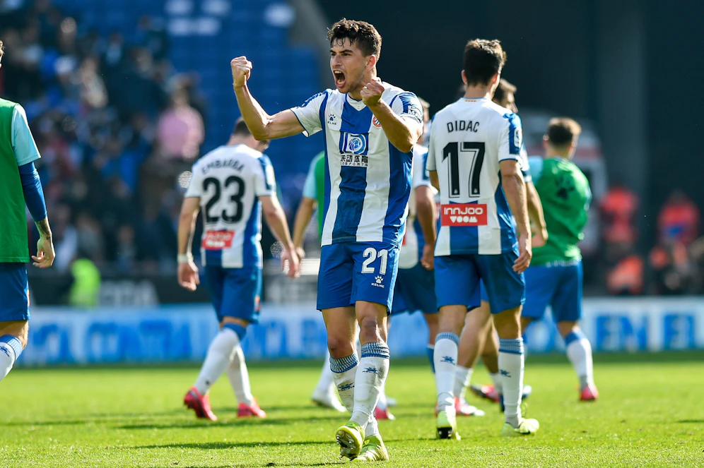 Marc Roca wechselt zum FC Bayern.