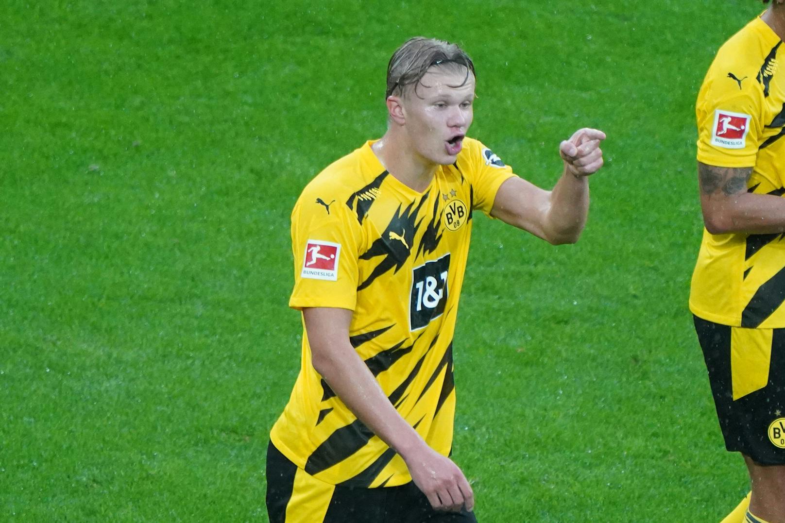 Erling Haaland trifft gegen Borussia Dortmund. 