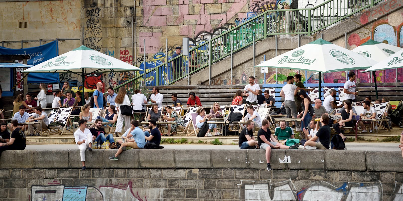 Menschen am Donaukanal