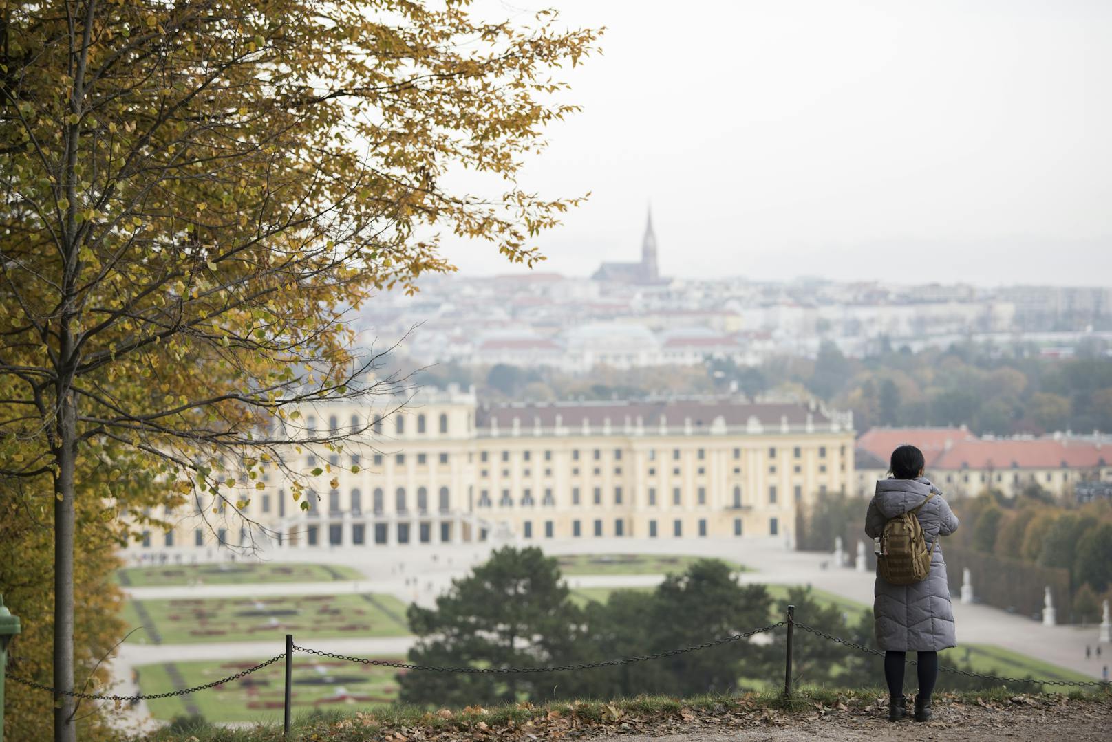 Es herbstelt in Wien: Ein Blick auf das Schloss Schönbrunn