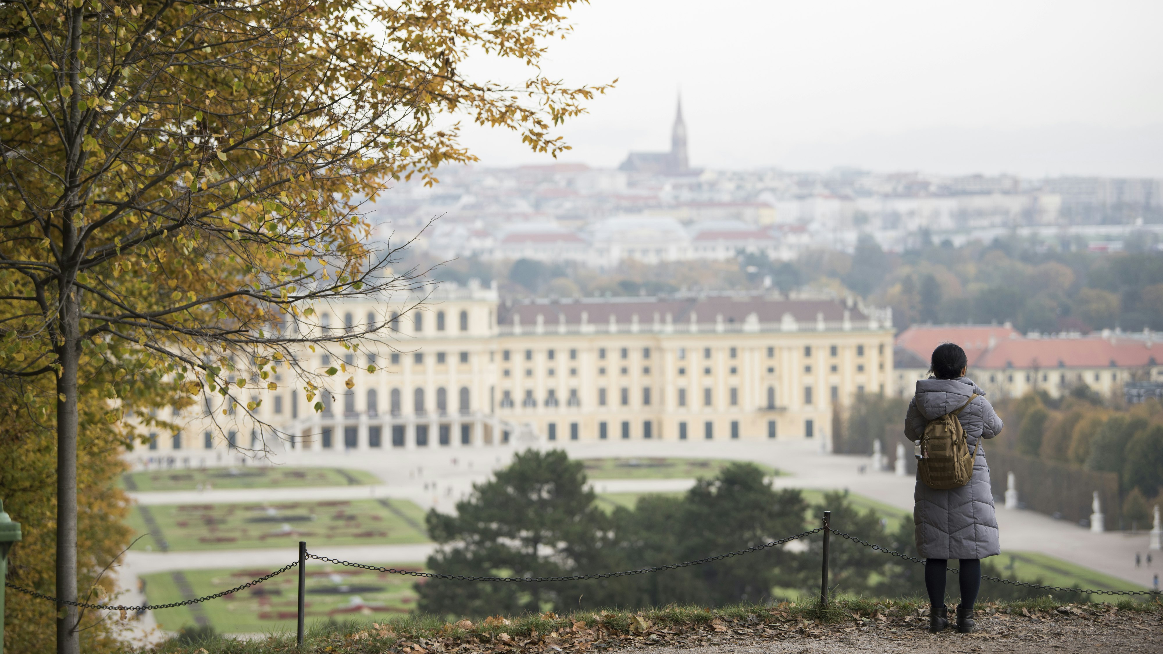 Es herbstelt in Wien: Ein Blick auf das Schloss Schönbrunn