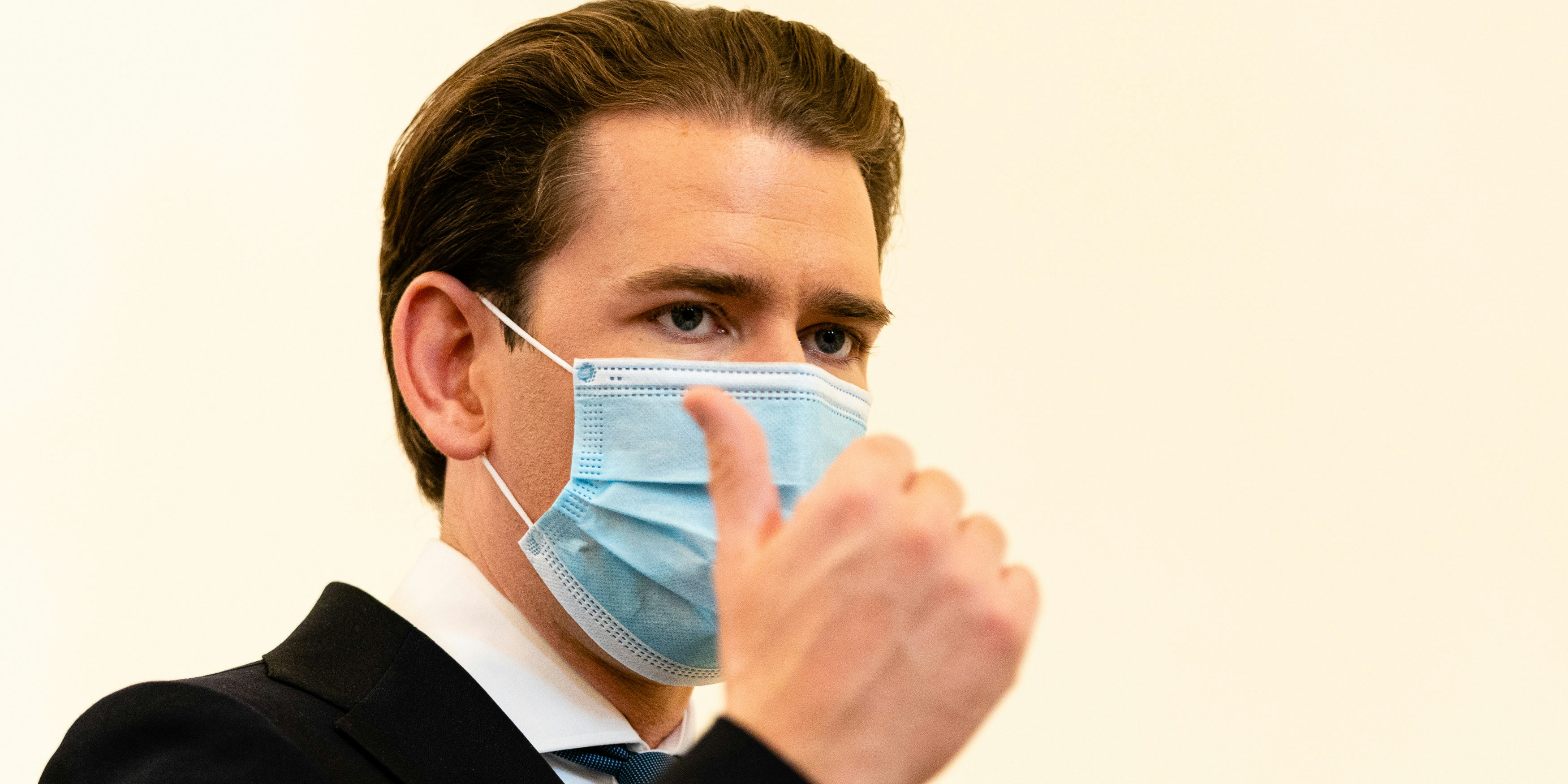 Bundeskanzler Sebastian Kurz schließt die Schulen.