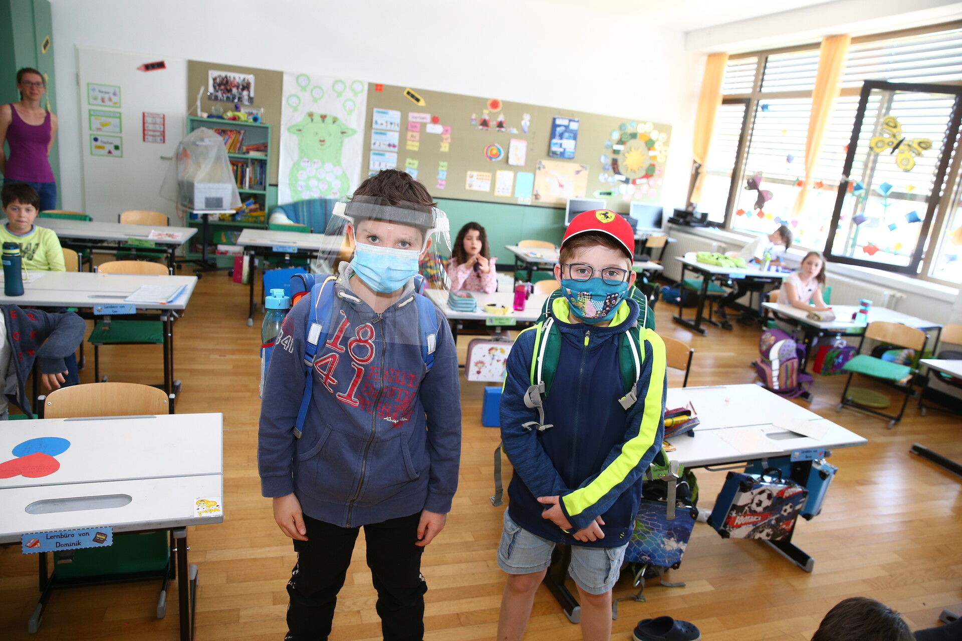 Erste Schulen Setzen Auf Maskenpflicht Im Unterricht – Politik | Heute.at