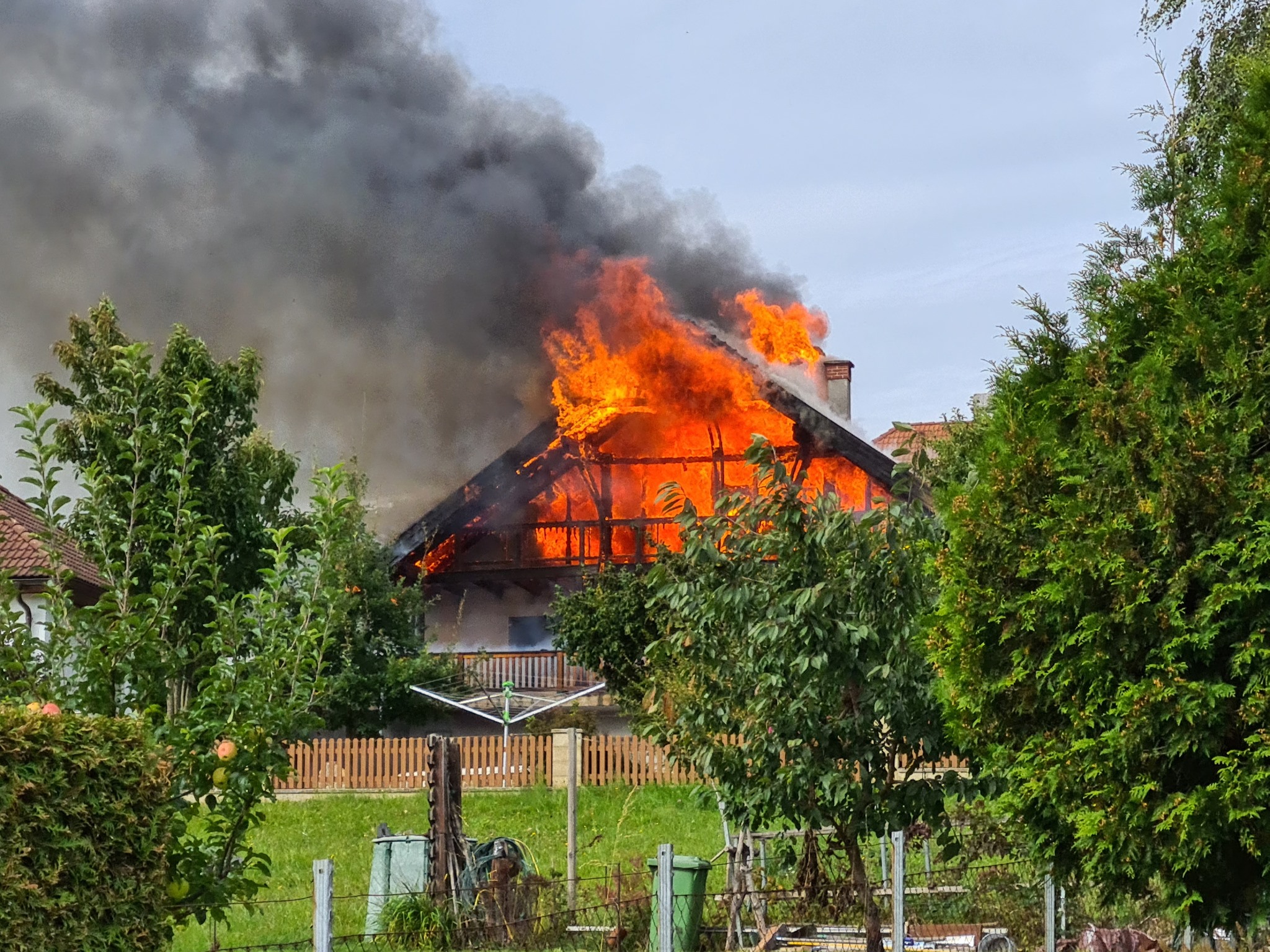Spendenaktion für Familie nach Wohnhausbrand.