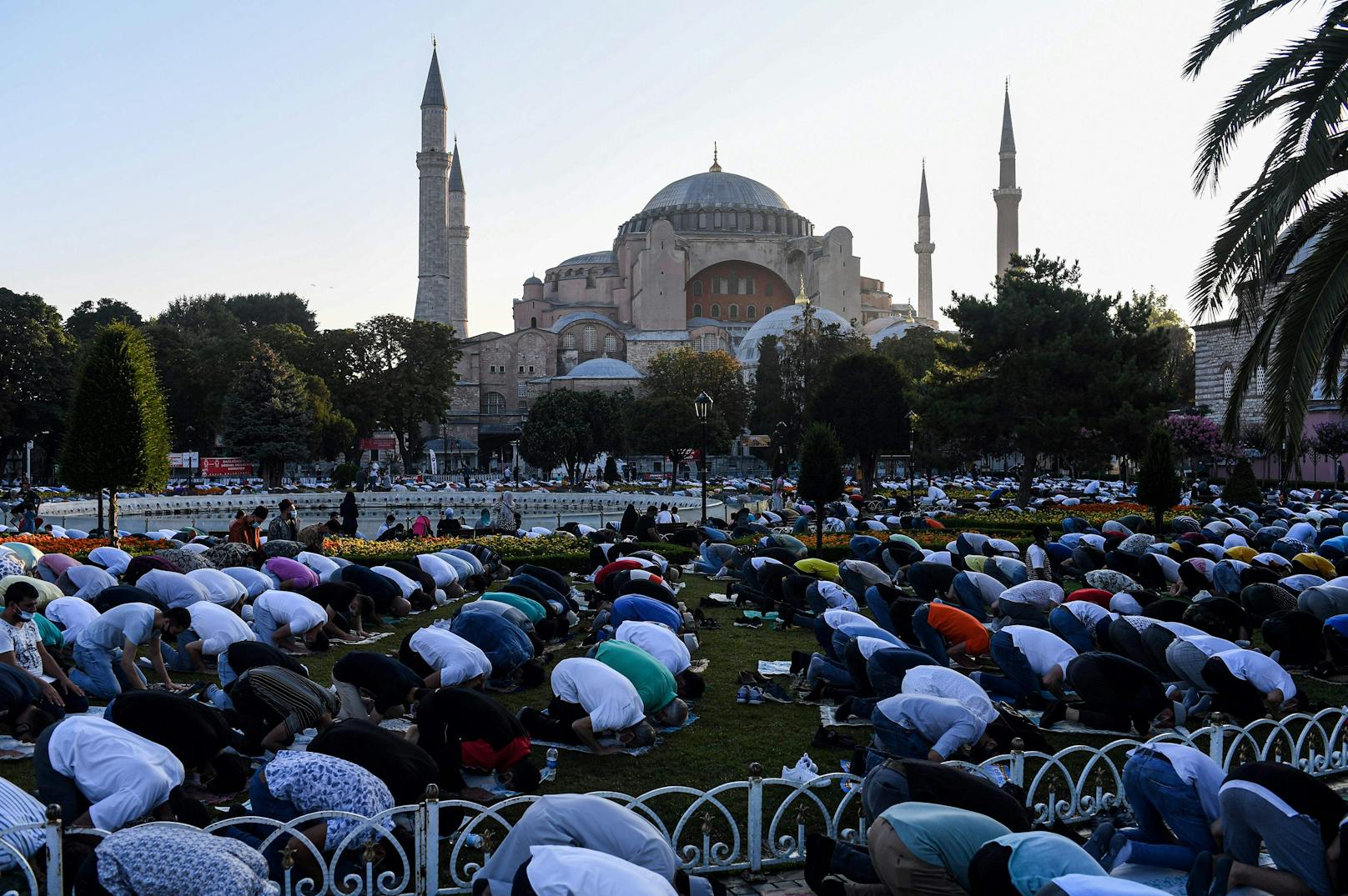 Gebet bei der Hadsch 2020 vor der Moschee Hagia Sophia