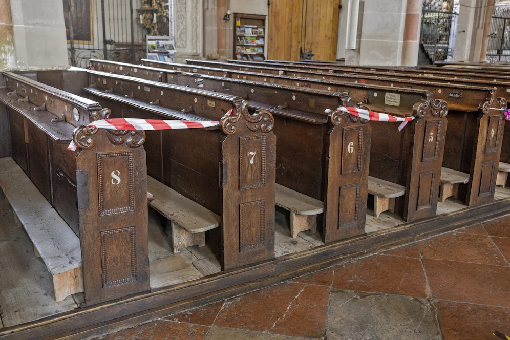 In der Kirche wird jetzt wegen Contact-Tracing fotografiert. (Symbolbild)