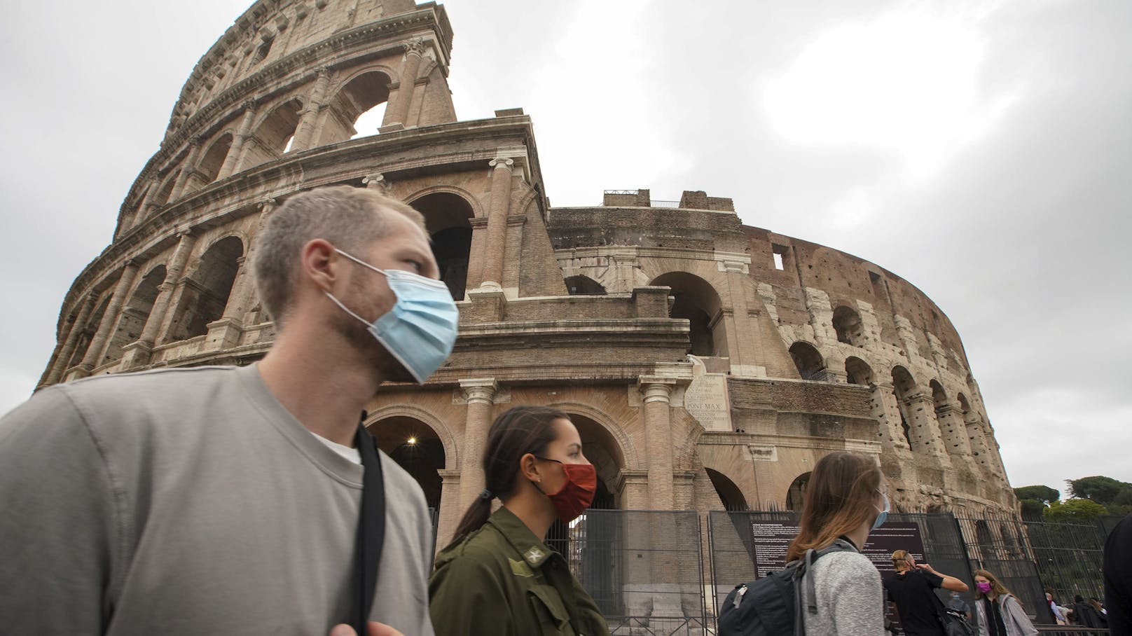 Italiens Regierung plant Medienangaben zufolge die Einführung einer nationalen Maskenpflicht auch im Freien