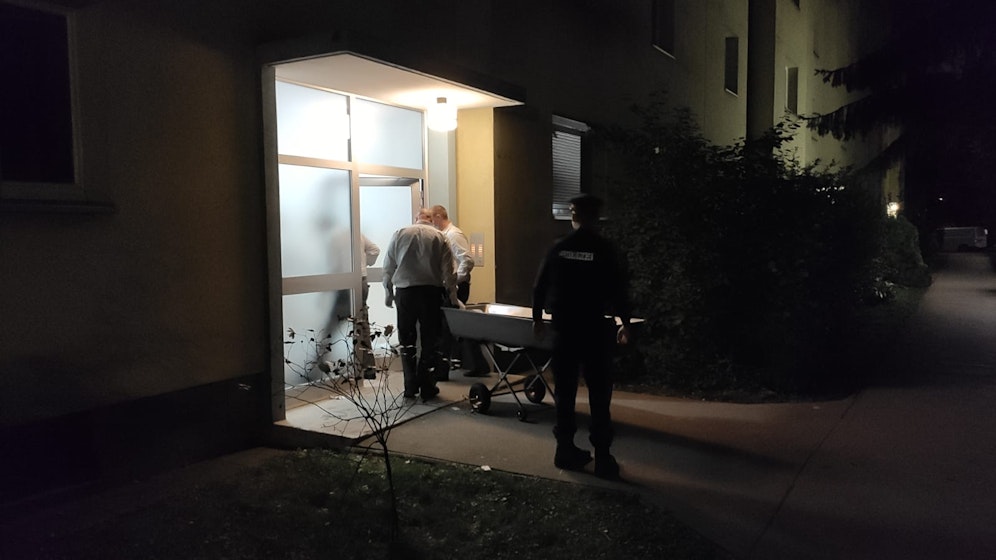 Die Bestattung transportierte die Leichen in der Pierre-Albin-Hansson-Siedlung in Favoriten ab.