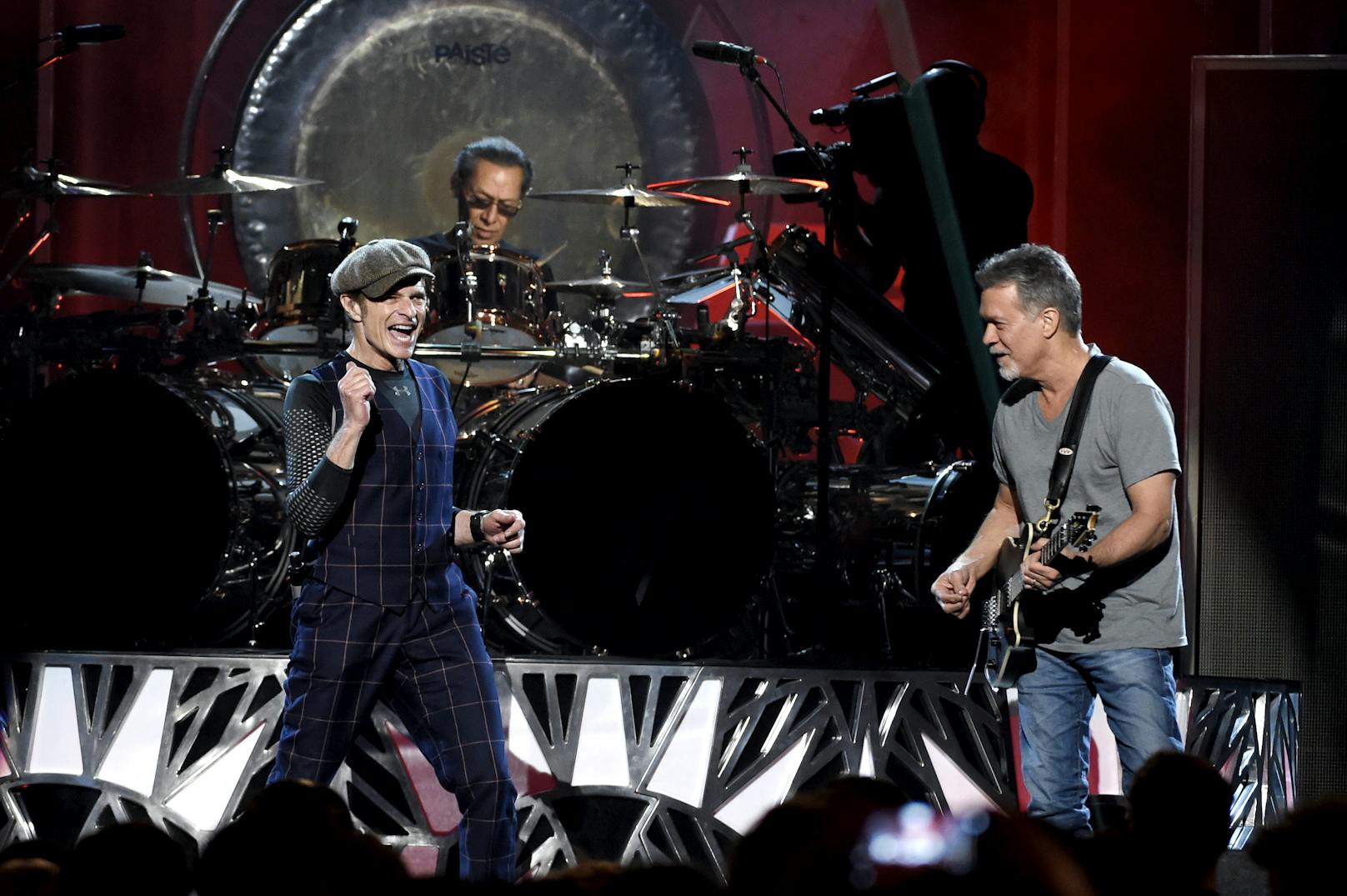 David Lee Roth (l.) und Eddie Van Halen bei einem gemeinsamen Auftritt ihrer Band bei den Billboard Music Awards im Mai 2015
