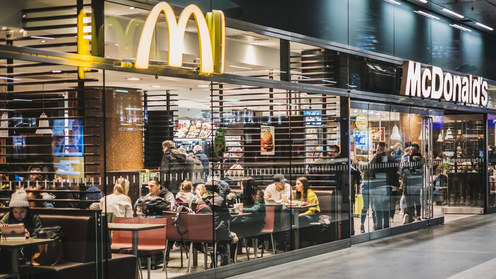 Ein 53-Jähriger belästigte die Gäste bei einer McDonald’s-Filiale im Bezirk Leibnitz.