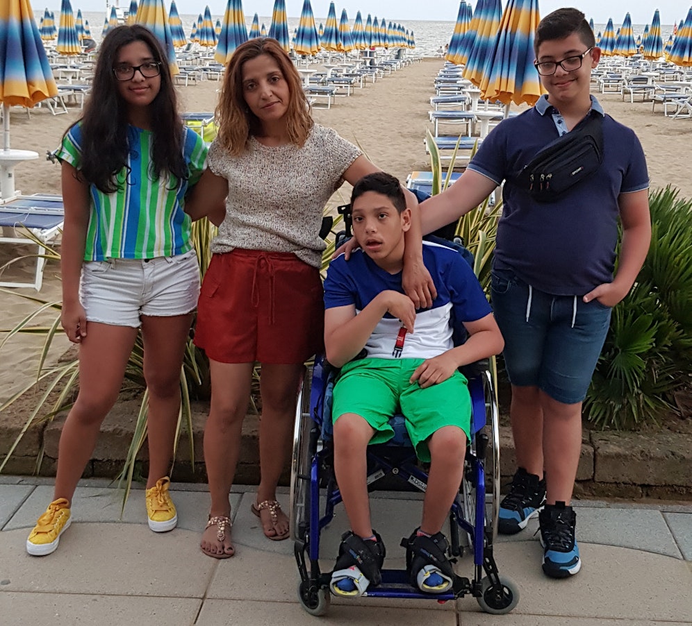 Ricardo mit Schwester Carolina, Mama Jasmina und Bruder Antonio