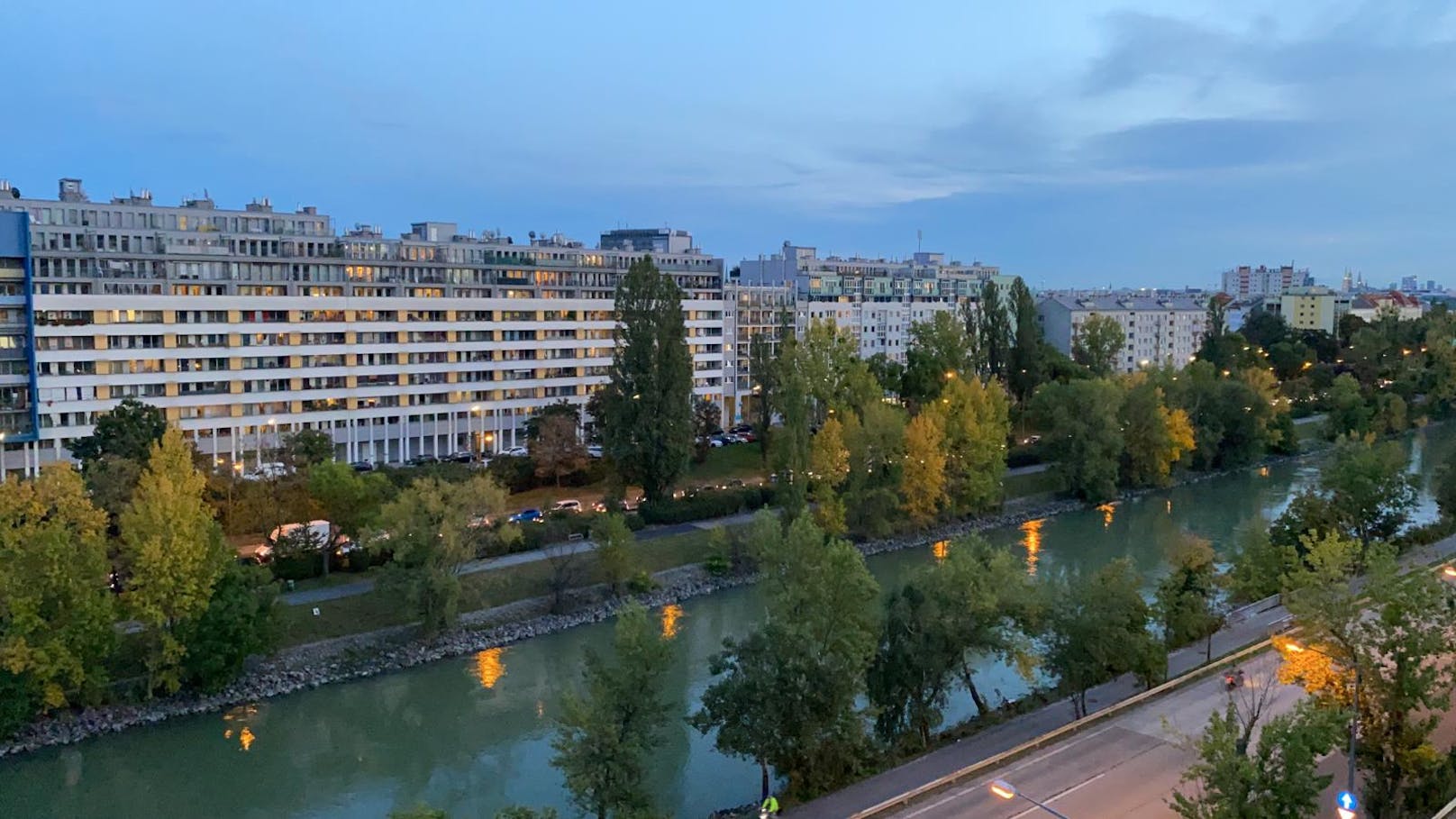 Stau auf der B227 Richtung Nordbrücke nach einem Unfall (6. Oktober 2020)