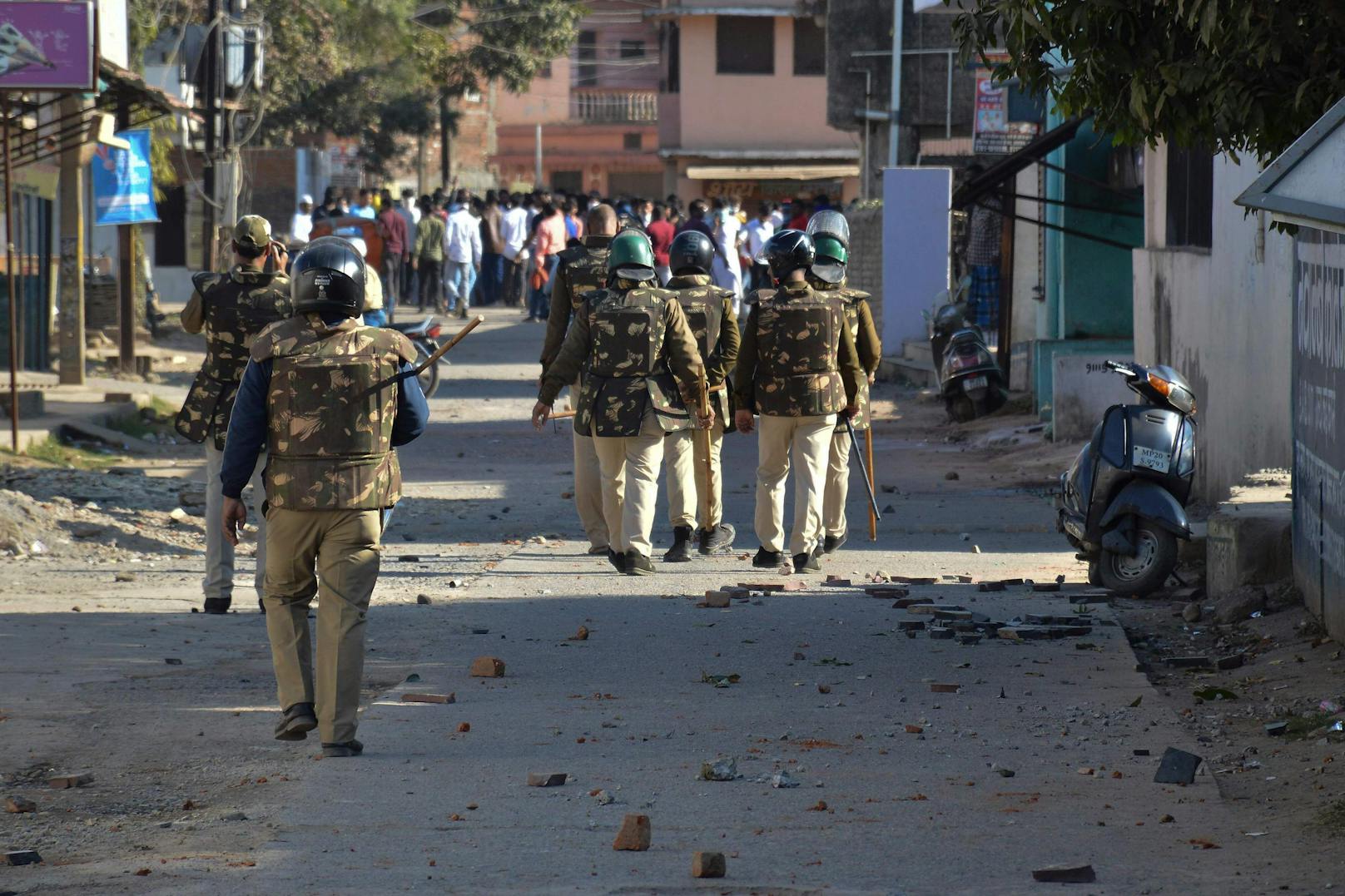 Indische Polizei im Einsatz nach Straßenkämpfen im Bundesstaat Madhya Pradesh. Symbolbild