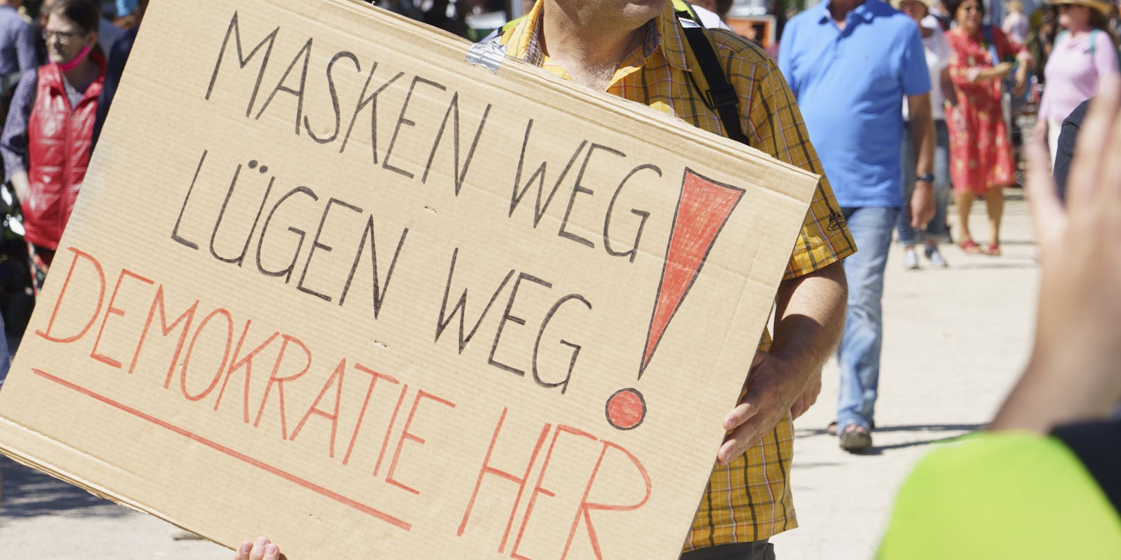 Symbolbild: Anti-Coronmaßnahmen-Protest in Berlin am 1. August 2020