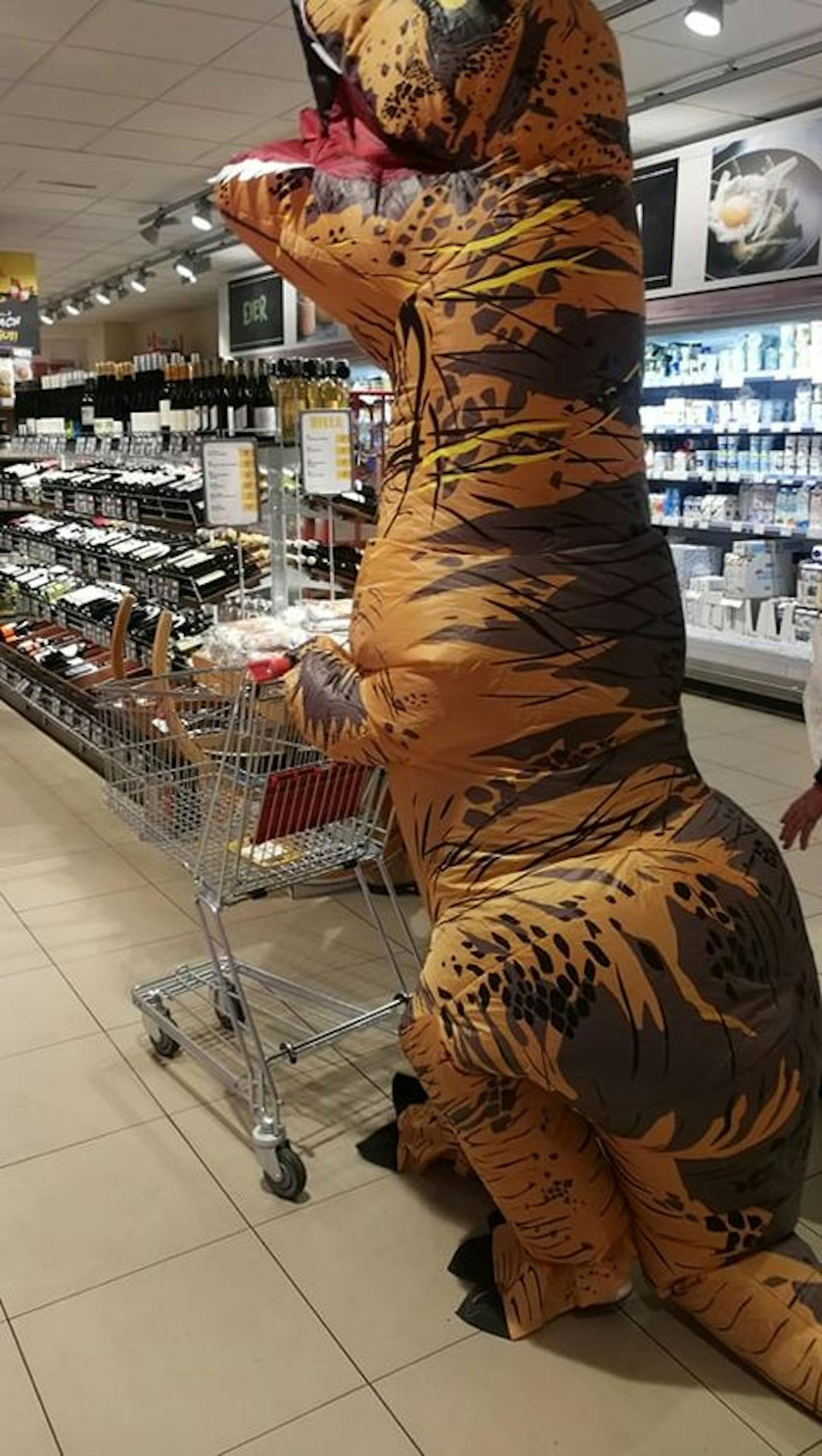 Der T-Rex war auch im Supermarkt.