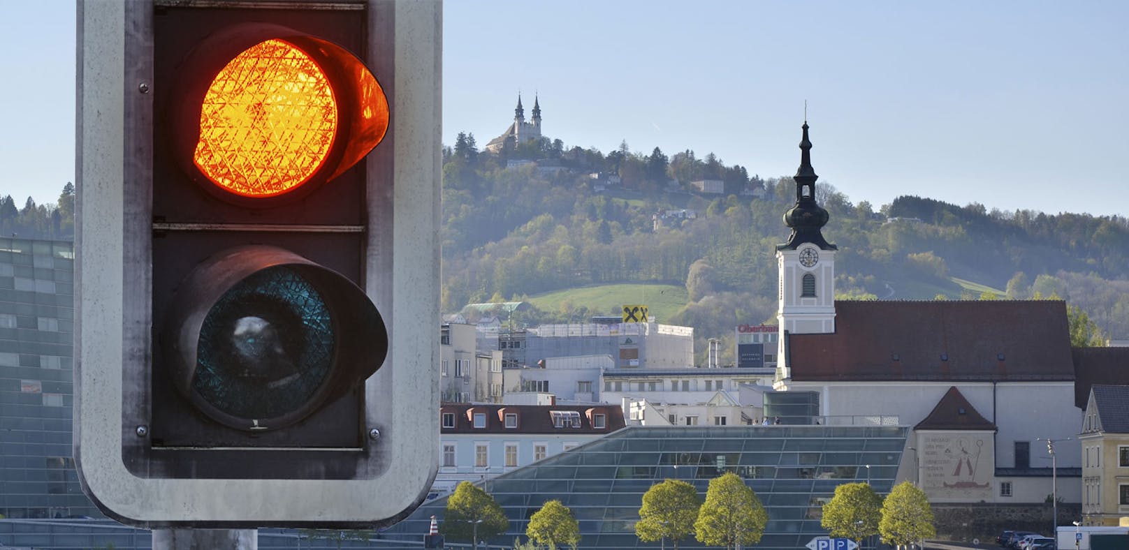Die Ampel zeigt in Linz auf Orange.