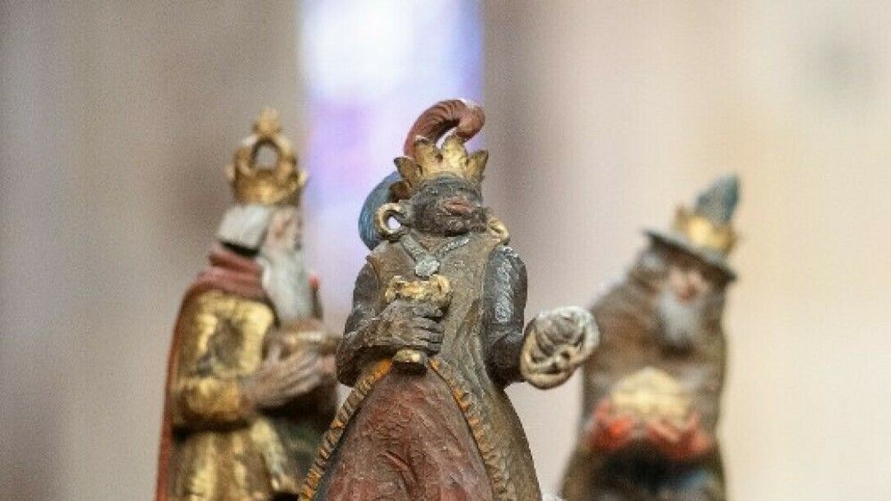 Der Grund ist die klischeehafte Darstellung der Melchior-Figur.