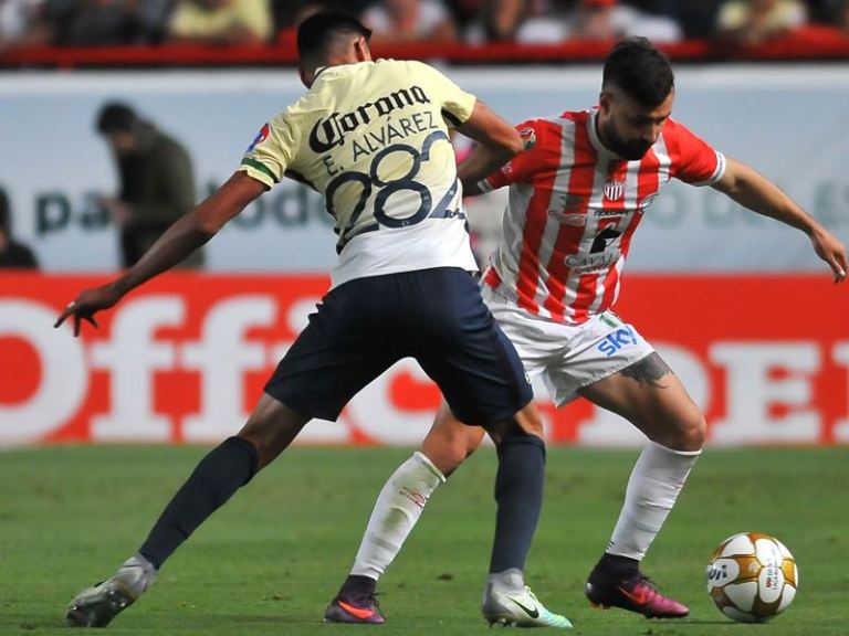 Warum tragen Mexikaner dreistellige Trikotnummern?