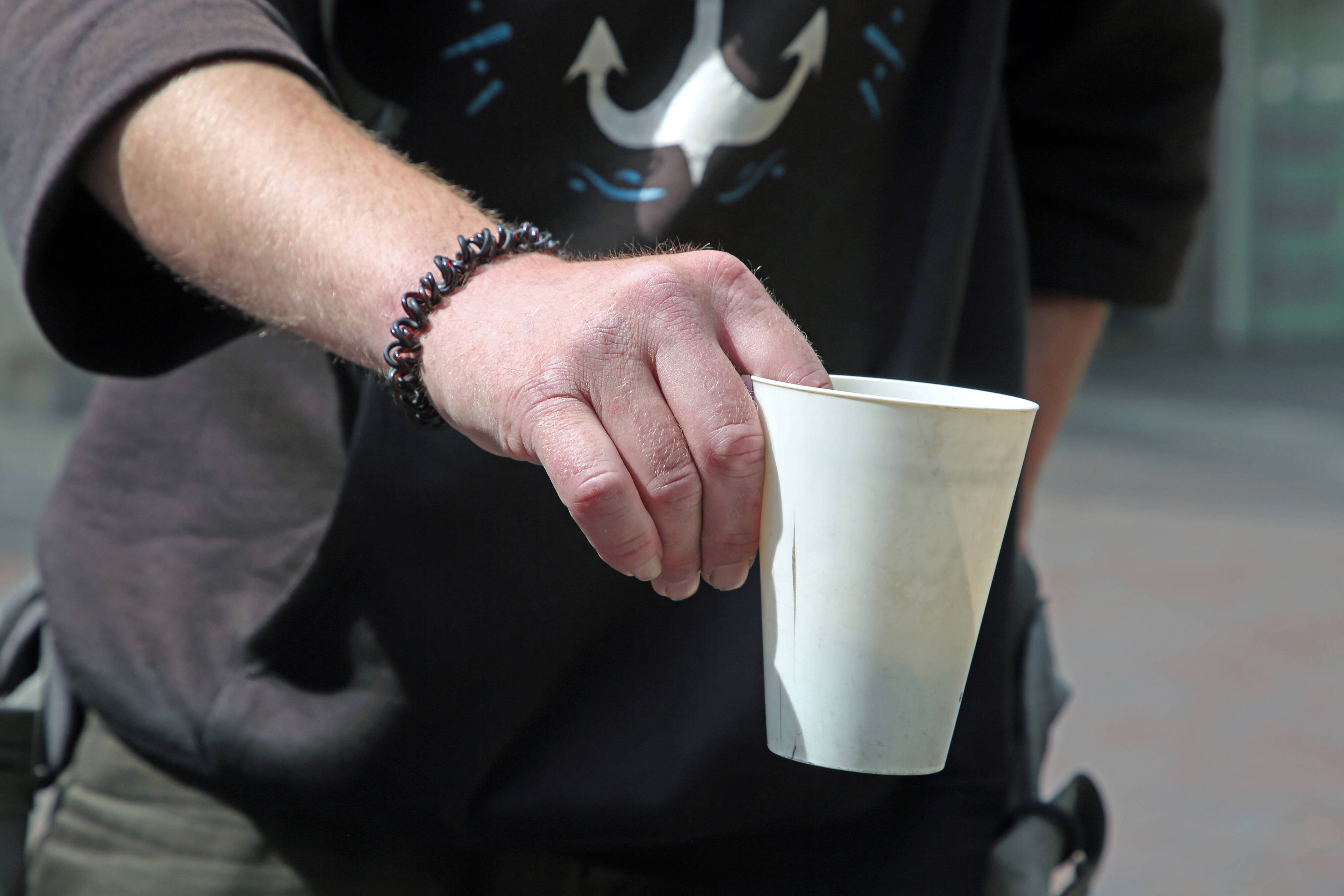 Jeder der vier Obdachlosen darf sich über 12.500 Euro freuen.