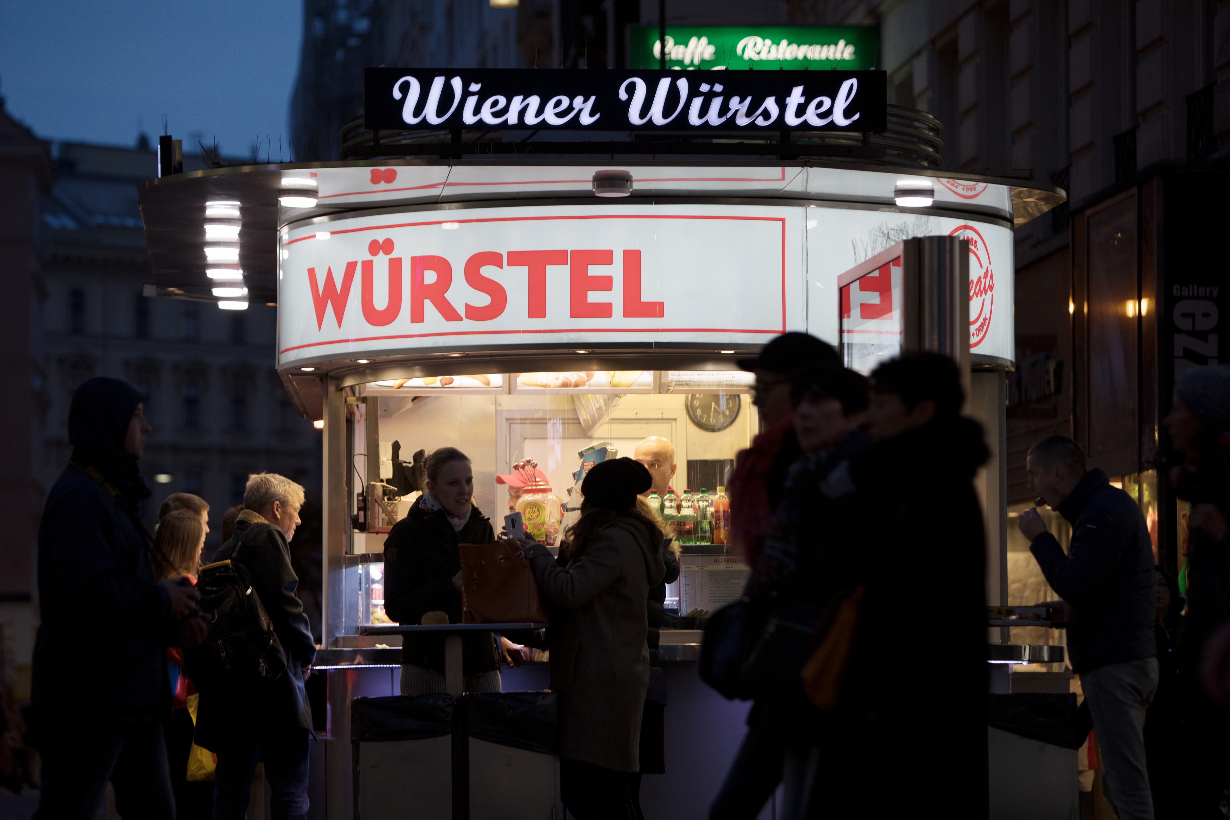 Der Vorfall ereignete sich bei einem Würstelstand in Favoriten.