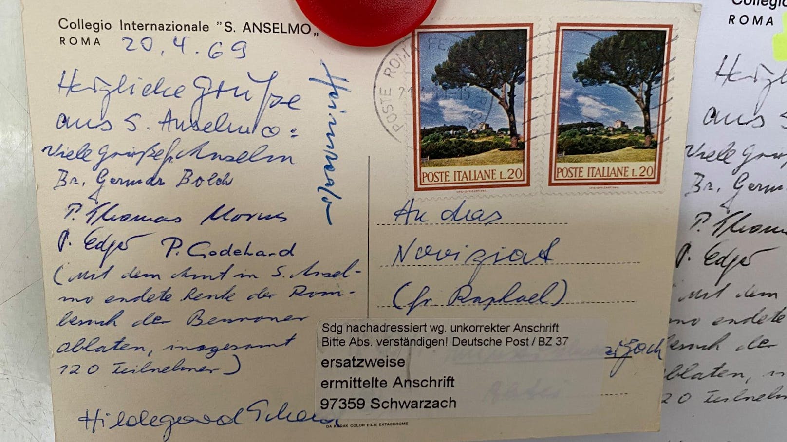 "Besser spät als nie, dachte sich wohl die Post bei dieser Postkarte, die uns vergangene Woche mit 51 Jahren Verspätung erreicht hat"