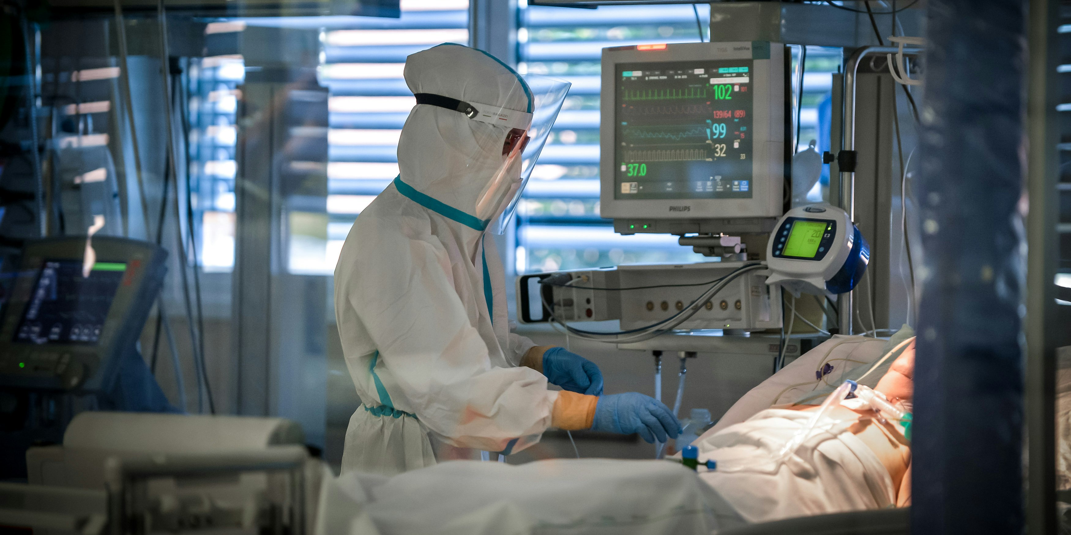 Blick in die Intensivstation eines Spitals im italienischen Varese. Die Zahl der Hospitalisierungen steigt auch in Österreich.