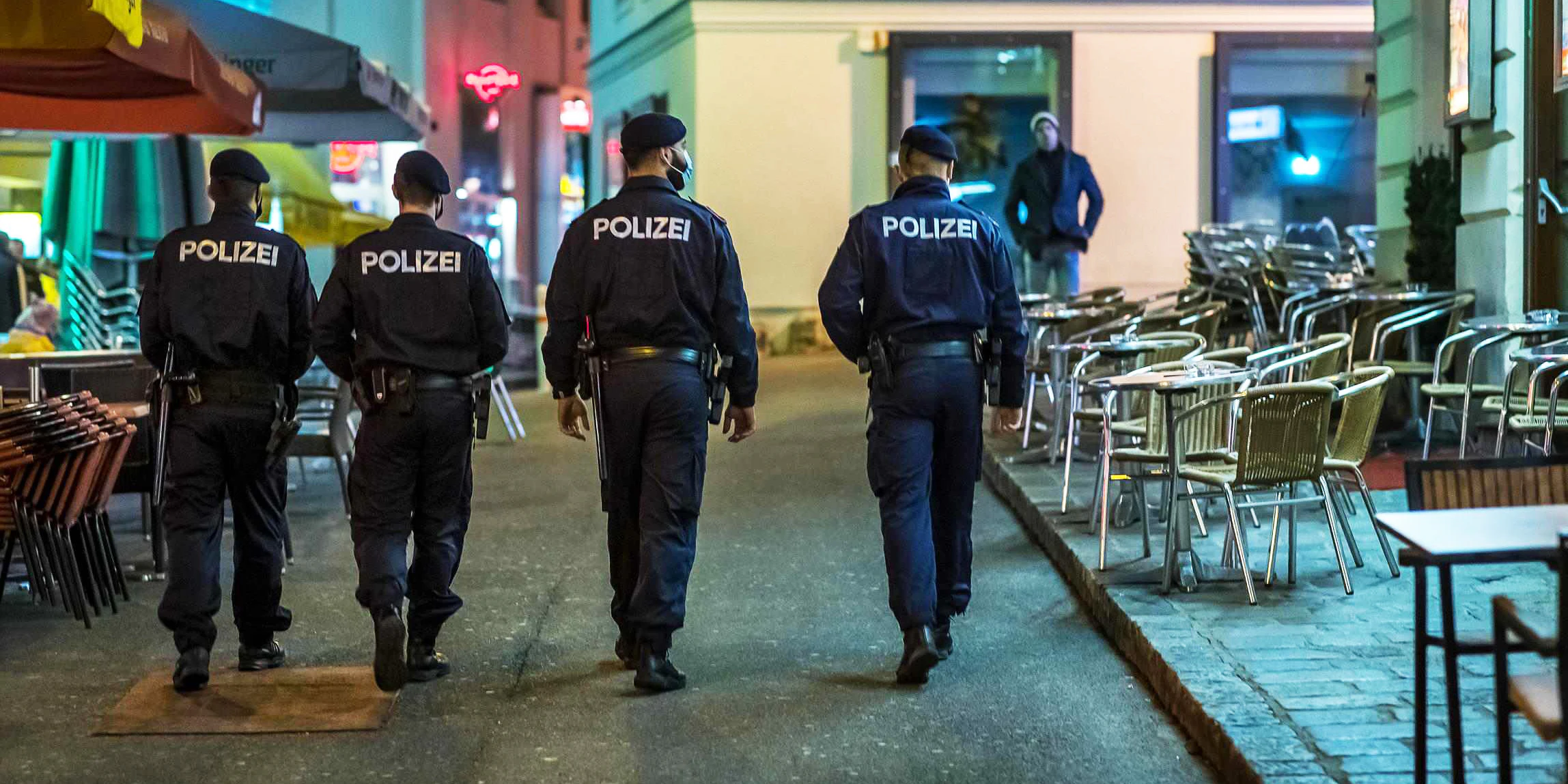 Polizei Wien bei Nacht