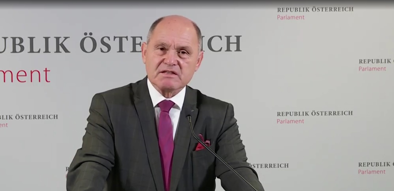 Nationalratspräsident Wolfgang Sobotka (ÖVP) bei einem Pressestatement im Anschluss an den Hauptausschuss am Sonntag.