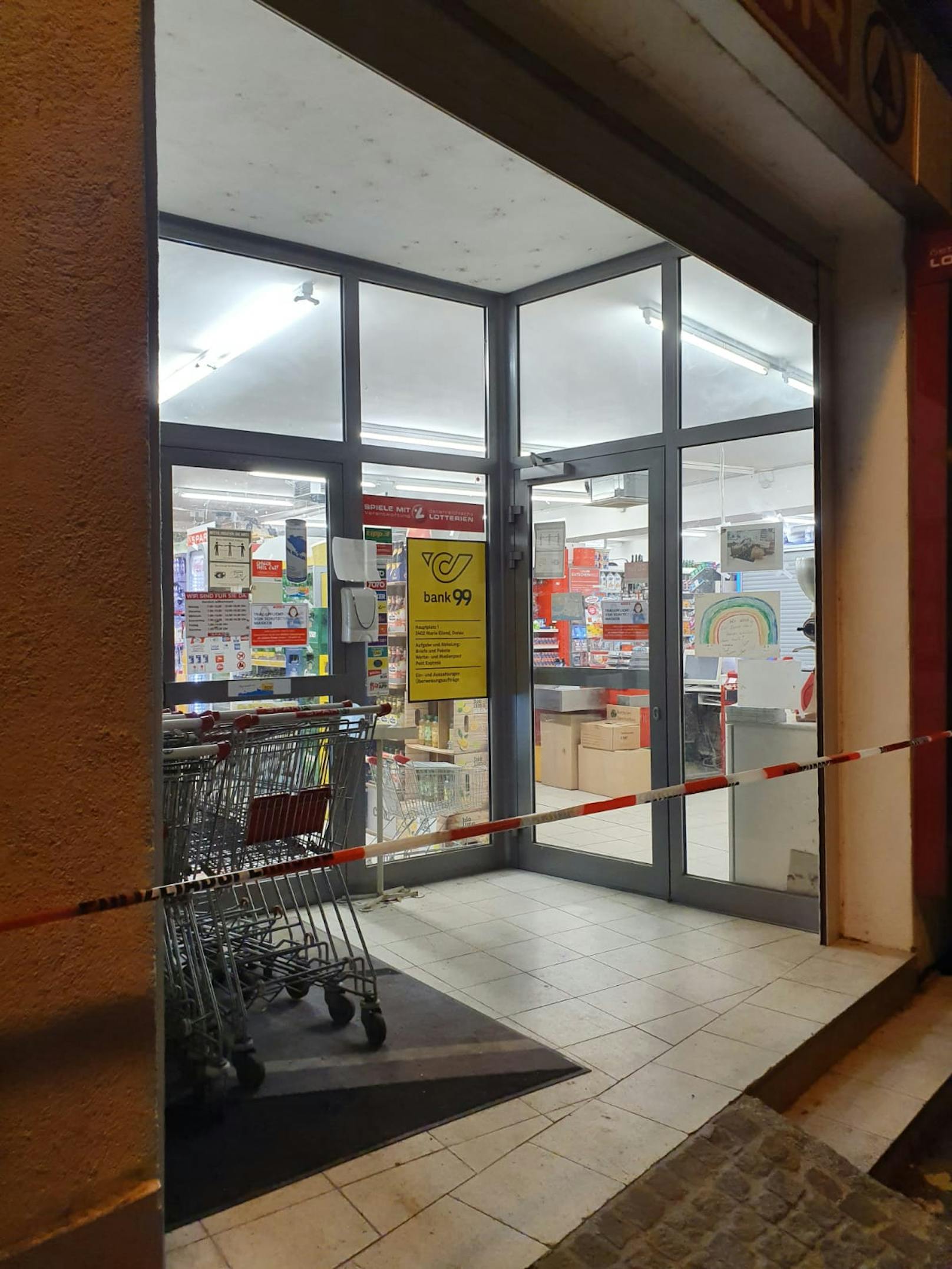 Raubüberfall auf Supermarkt in Maria Ellend