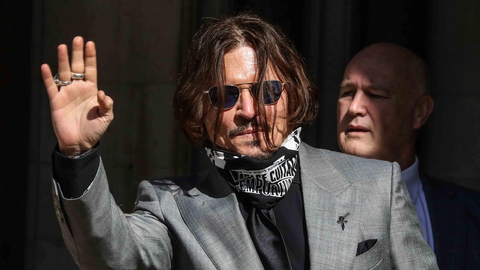 <strong>Johnny Depp</strong> kommt auch nach dem Prozess in London nicht zur Ruhe: Ein ungebetener Gast ließ es sich in seiner Hollywood-Villa gut gehen.&nbsp;<br>