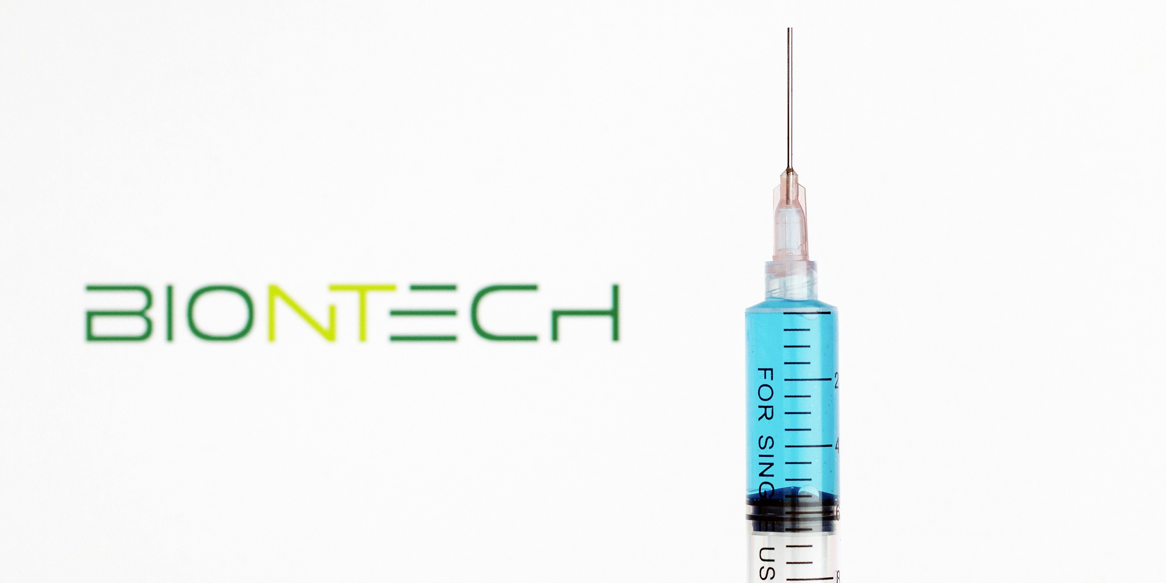 Laut einer ersten Zwischenprüfung ist der Corona-Impfstoff BNT162b2 der Mainzer Firma BioNTech und des US-Unternehmens Pfizer deutlich wirksamer als erhofft