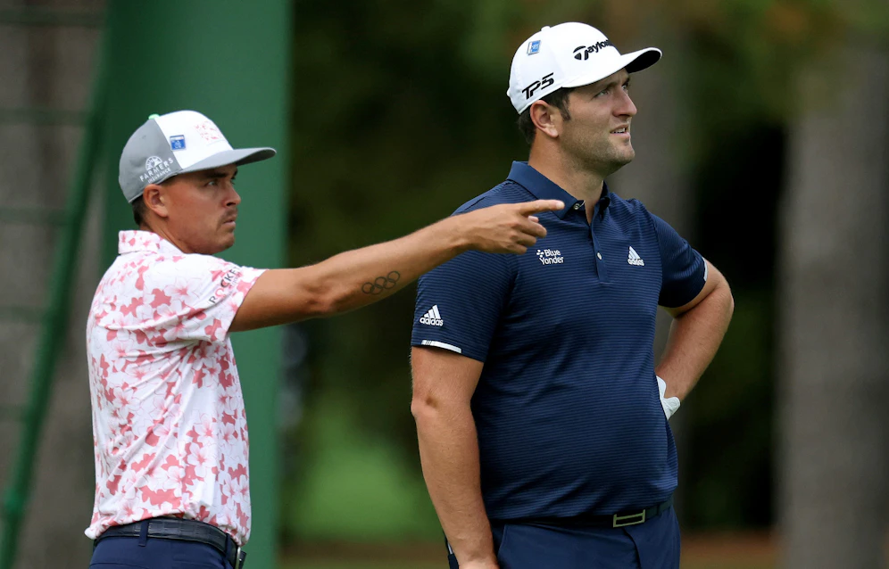 Golf-Star Jon Rahm mit dem Schlag des Jahres. 