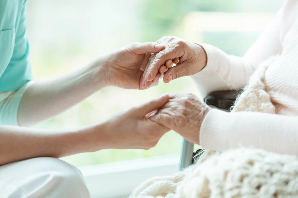 Doreen Tilly nimmt mit 100 Jahren zum ersten Mal Antidepressiva - aufgrund der Corona-Maßnahmen.