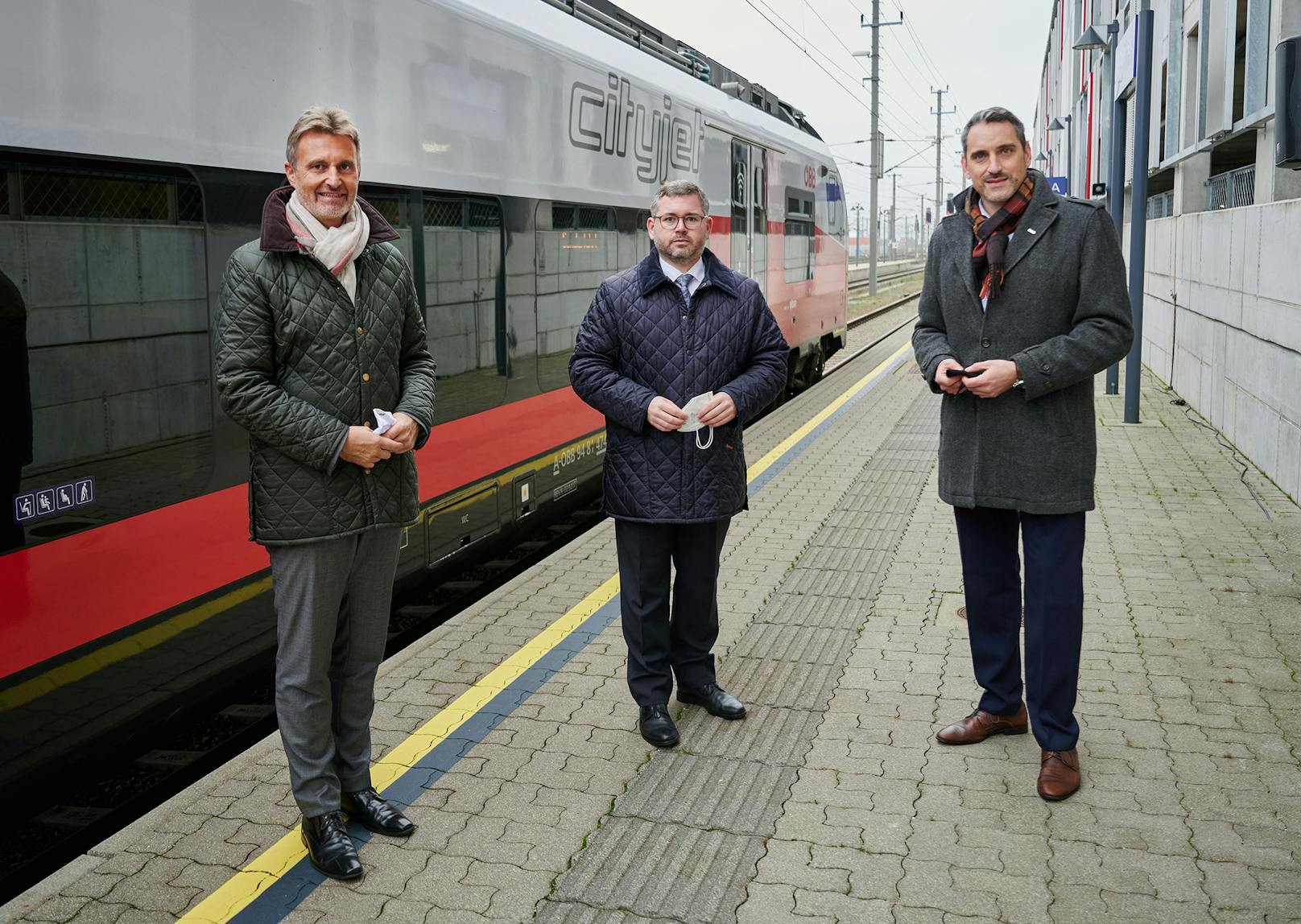 VOR-Geschäftsführer Wolfgang Schroll, Landesrat Ludwig Schleritzko und ÖBB-Regionalmanager Christof Hermann