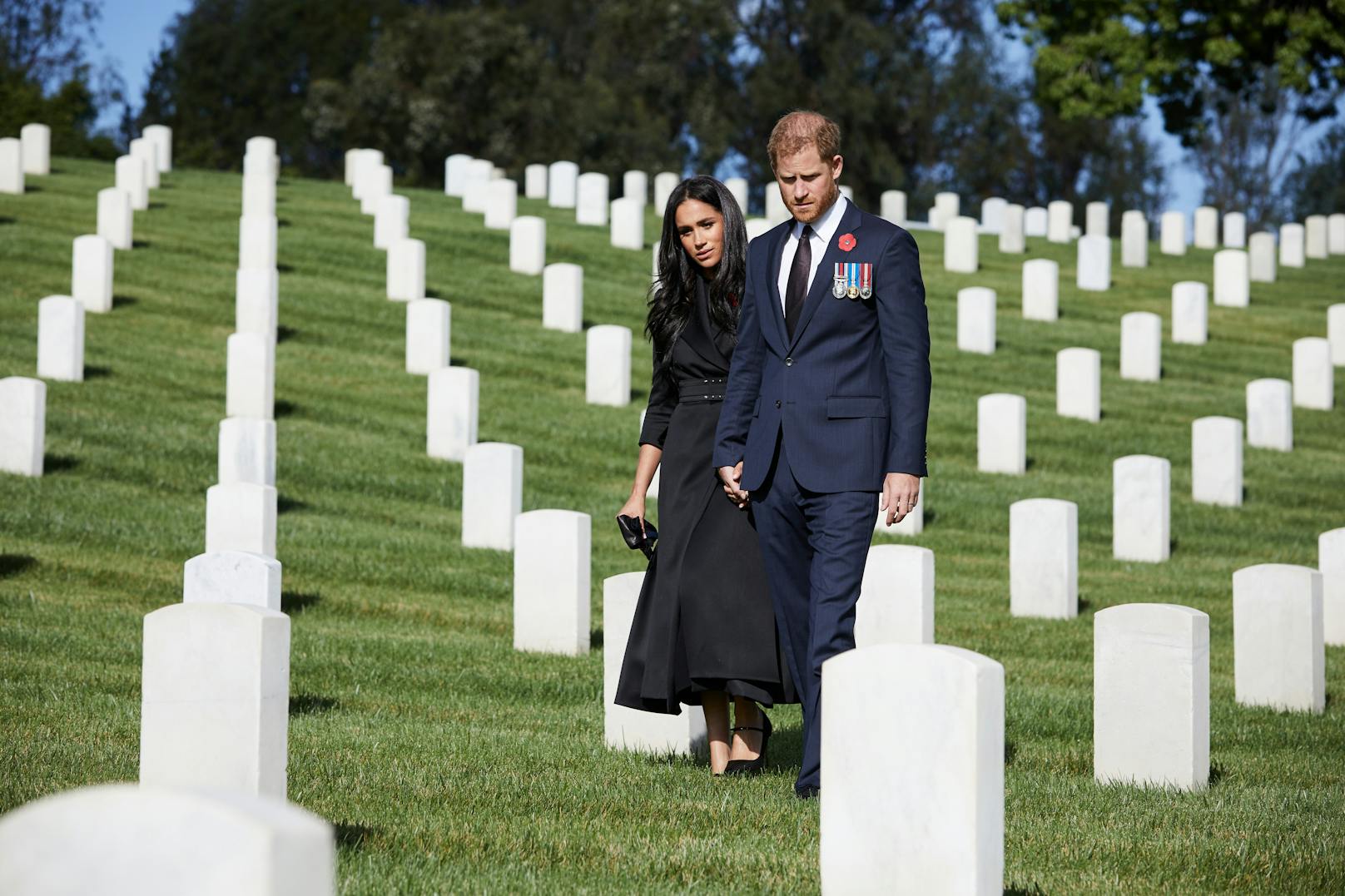 Herzogin Meghan und Prinz Harry gedenken der Kriegsopfer: Statt in seiner Heimat Großbritannien begingen sie den traditionellen Remembrance Day in Los Angeles.
