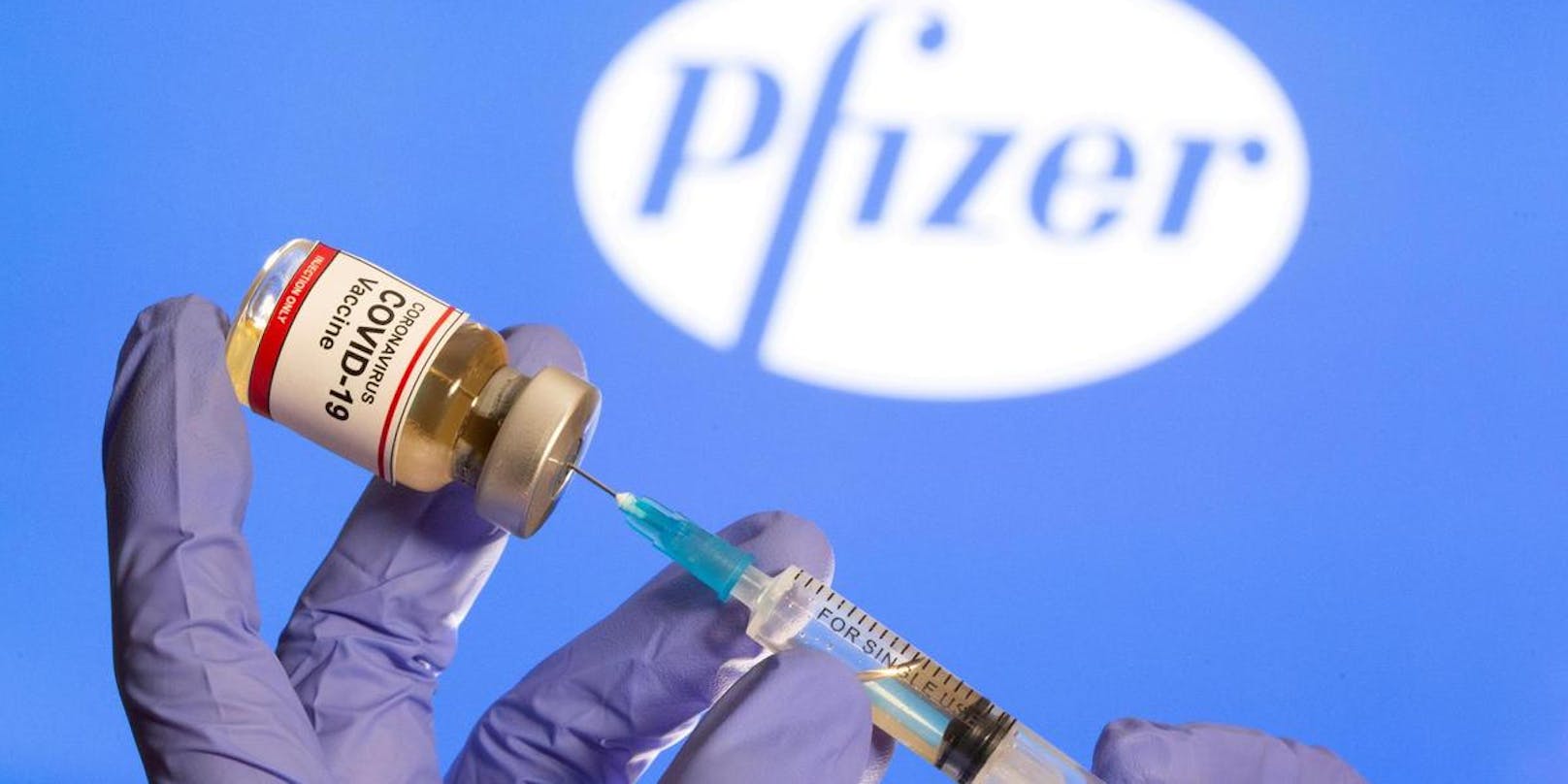 Nur die Hälfte der Impfdosen verfügbar: Der US-Pharmakonzern Pfizer hat sein Auslieferungsziel für die Covid-Impfung halbiert.
