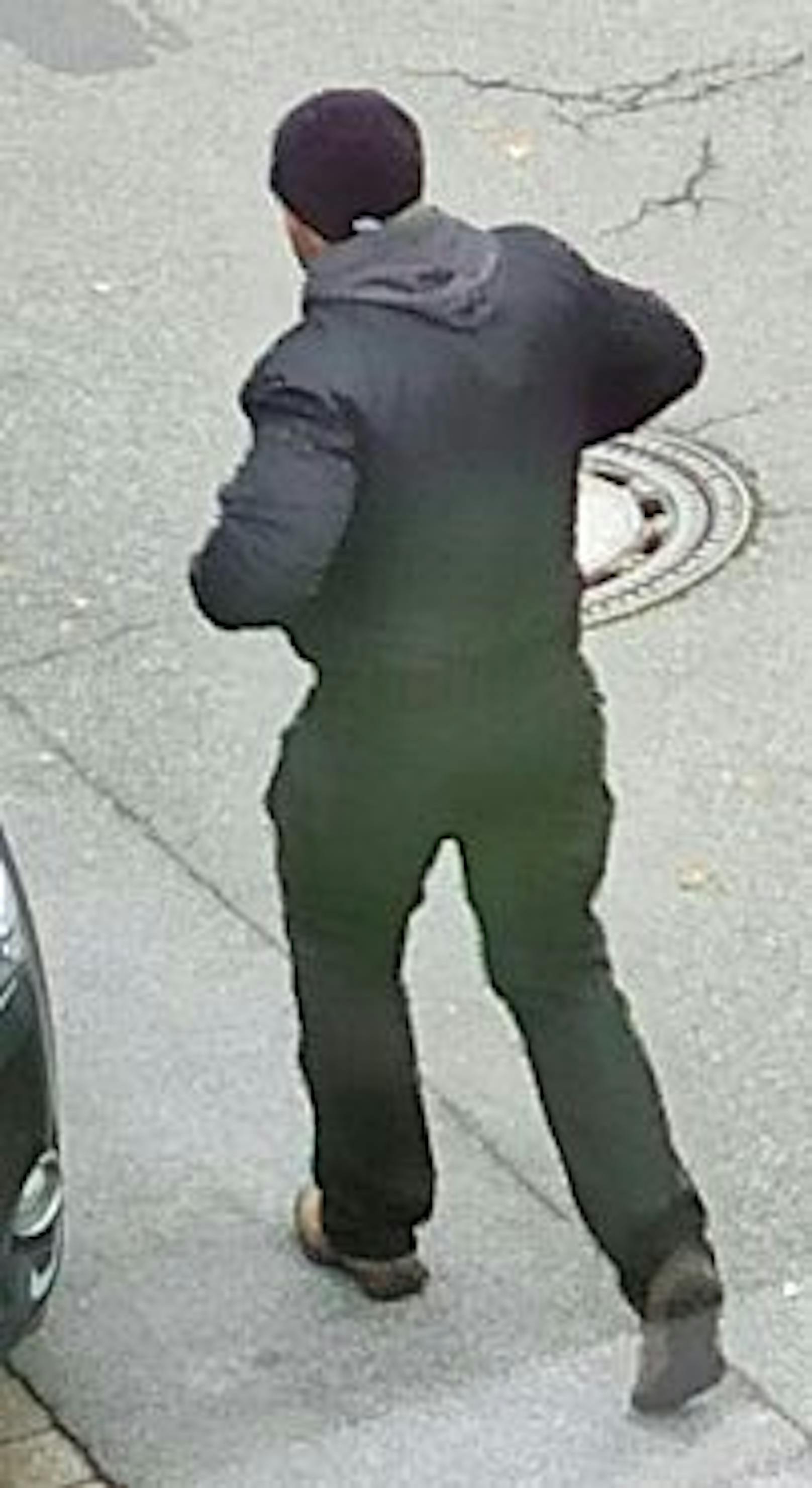Die Polizei hat 100.000 Euro Belohnung auf Hinweise zur Identität dieses Mannes ausgelobt