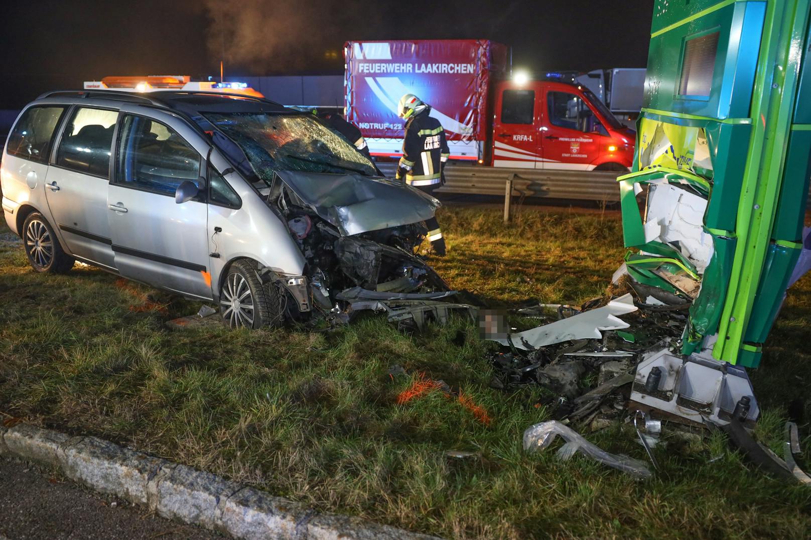 In der Nacht auf Donnerstag kam es auf der A1 Westautobahn bei Laakirchen (Oberösterreich) zu einem tödlichen Verkehrsunfall.