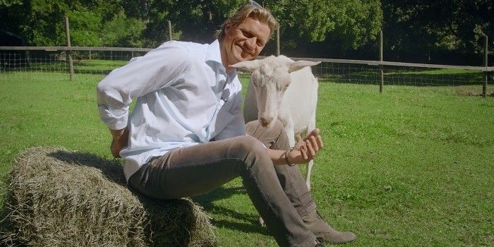 Gery Seidl mit Ziege Rosi. 