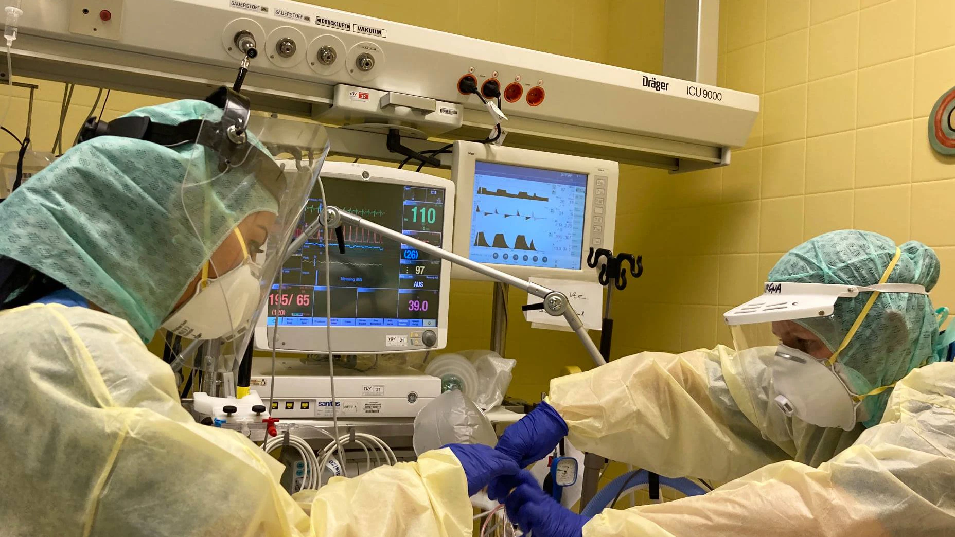 Das Spital in Freistadt warnt eindringlich auf Facebook. Ärzte und Krankenschwestern kämpfen dort tagtäglich gegen die Folgen des Virus.