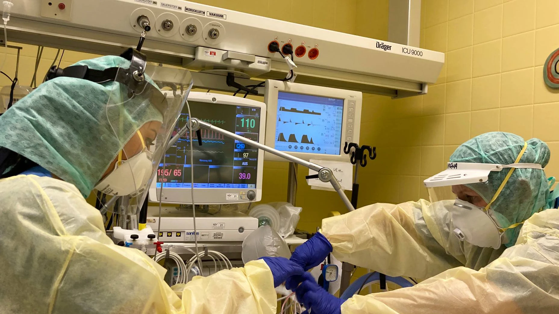 Das Spital in Freistadt warnt eindringlich auf Facebook. Ärzte und Krankenschwestern kämpfen dort tagtäglich gegen die Folgen des Virus.