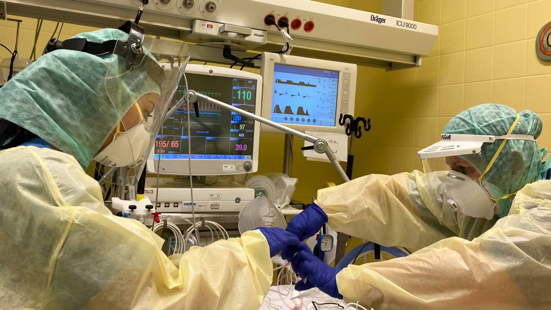 Das Spital in Freistadt warnt eindringlich auf Facebook. Ärzte und Krankenschwestern kämpfen dort tagtäglich gegen die Folgen des Virus.